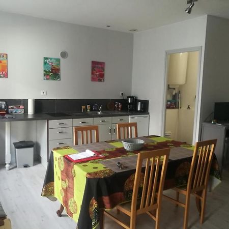 Logis Des Chouans Apartamento Les Landes-Genusson Exterior foto