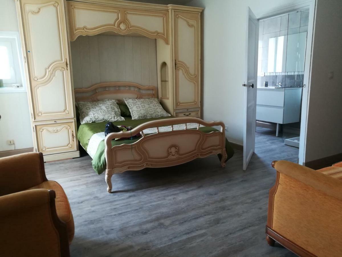 Logis Des Chouans Apartamento Les Landes-Genusson Exterior foto