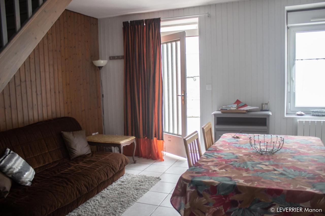 Logis Des Chouans Apartamento Les Landes-Genusson Exterior foto