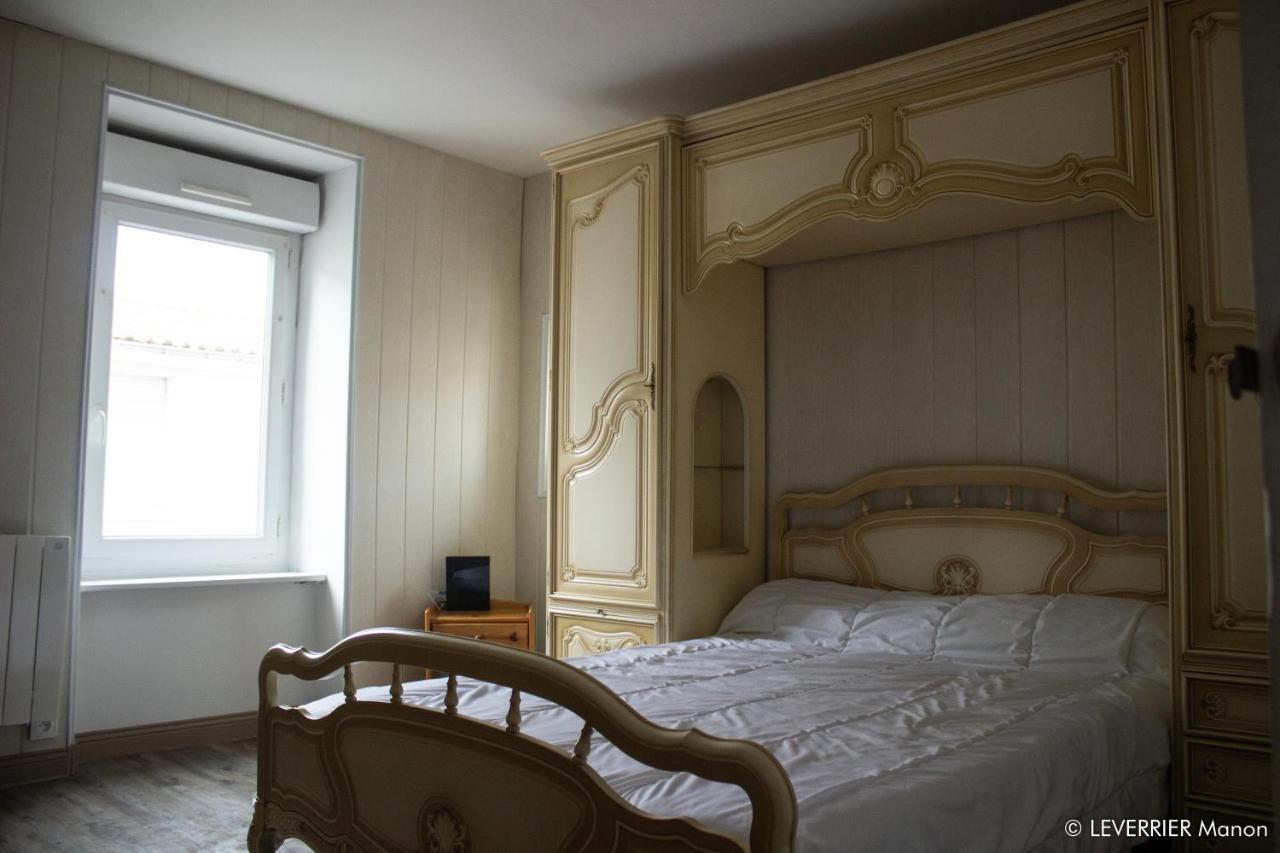 Logis Des Chouans Apartamento Les Landes-Genusson Exterior foto