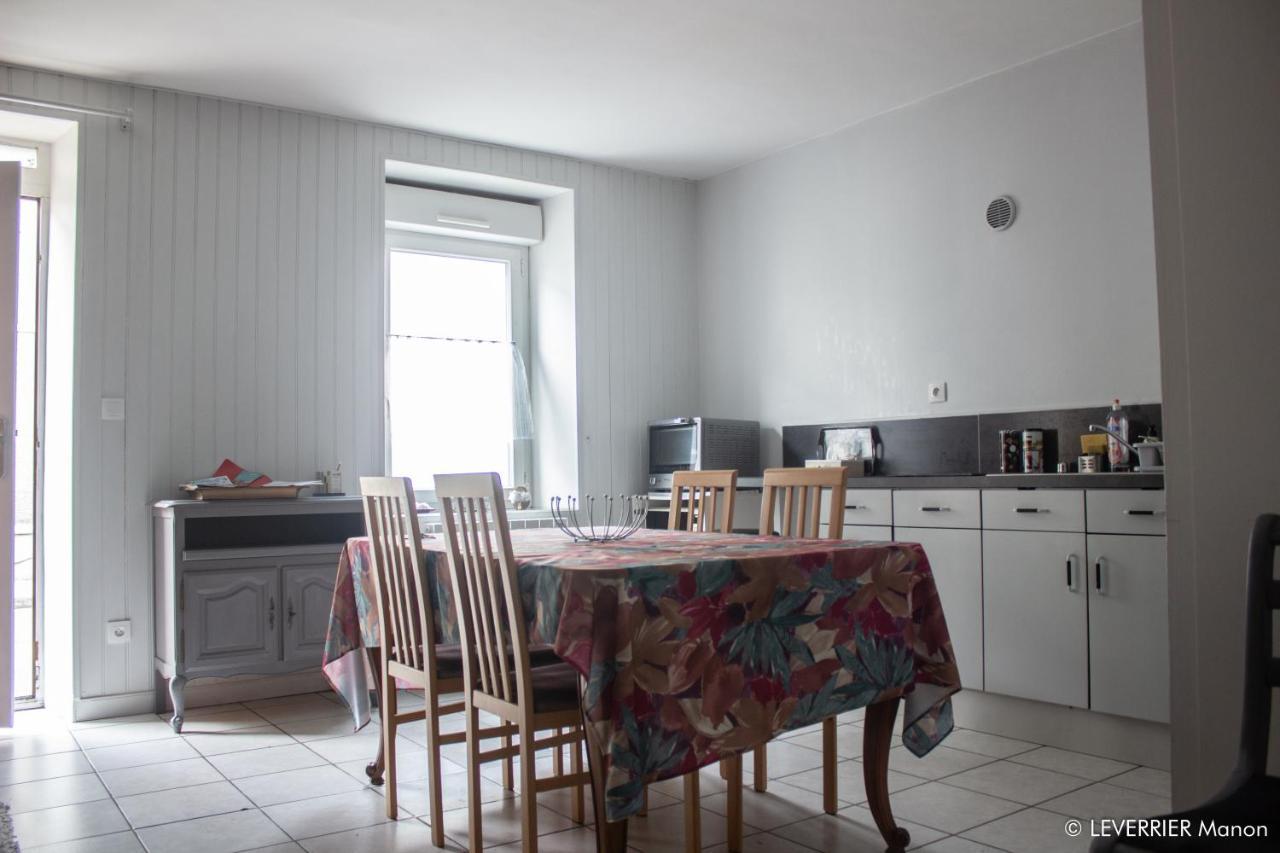 Logis Des Chouans Apartamento Les Landes-Genusson Exterior foto